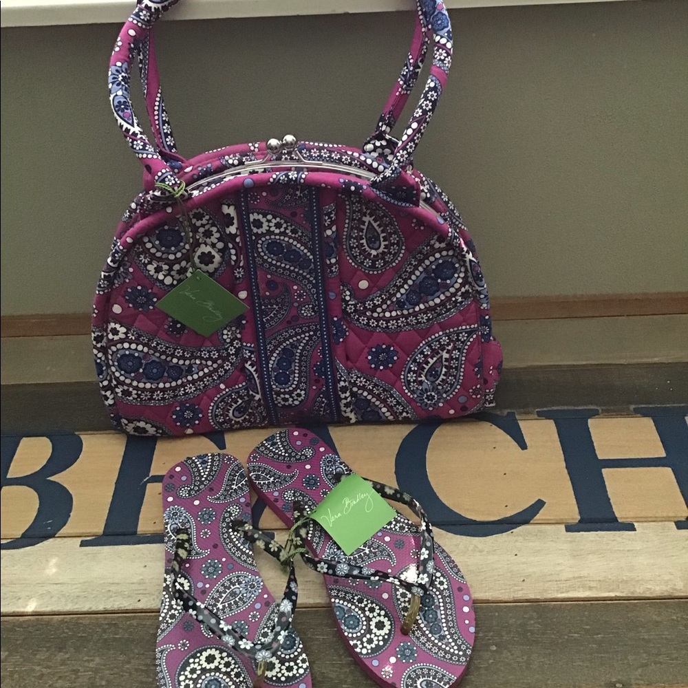 NWT Vera Bradley handbag & matching flip flops!!!